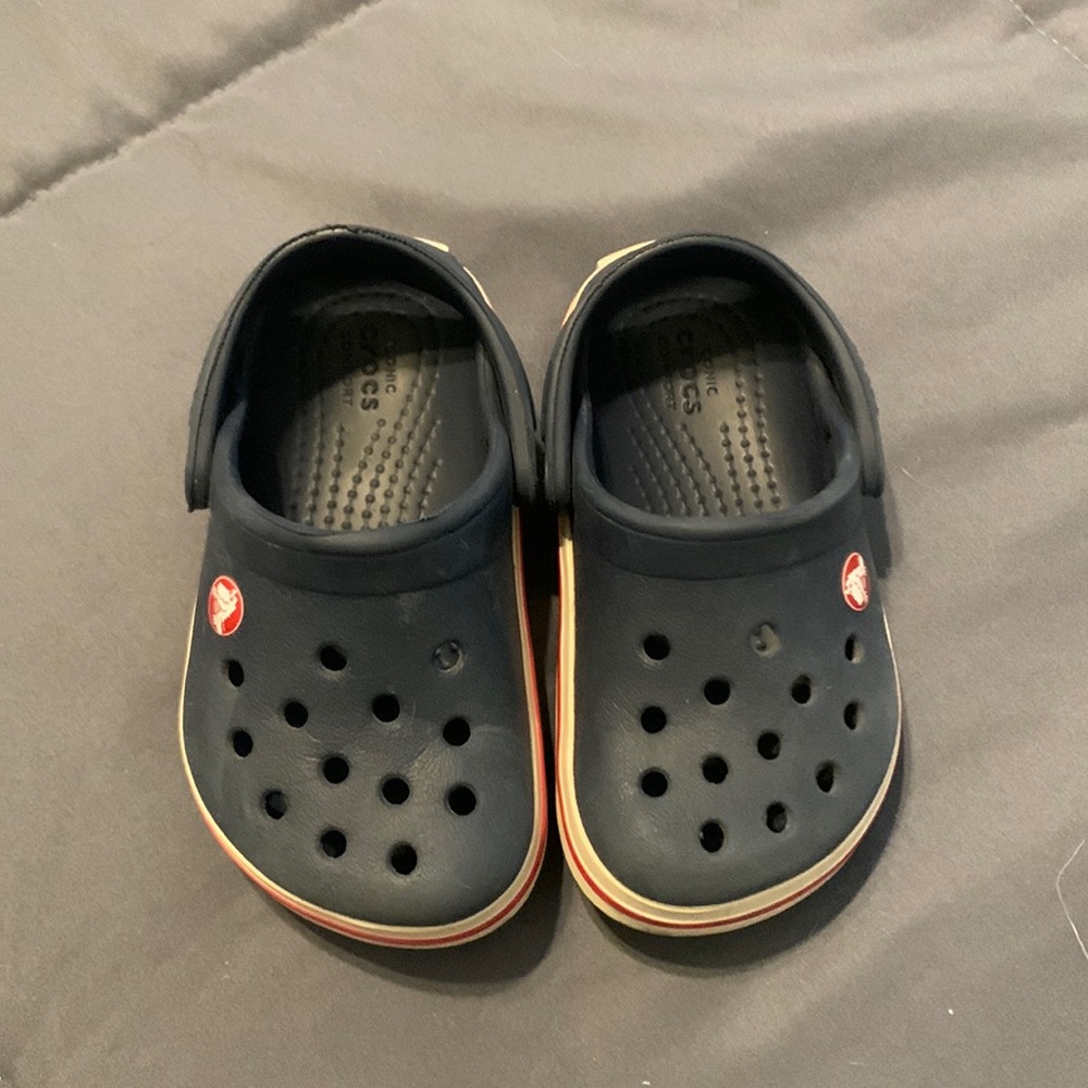Boys Crocs Size 6